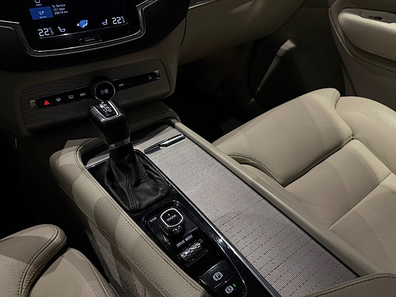 Volvo XC90 19 of 30