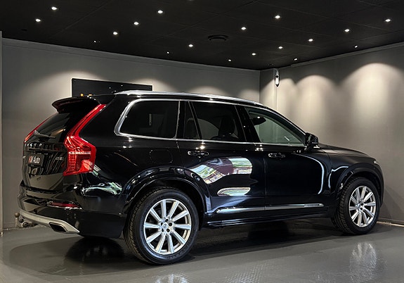 Volvo XC90 7 of 30