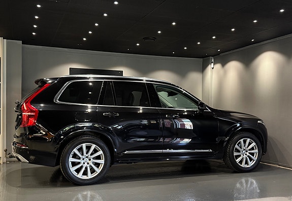 Volvo XC90 8 of 30