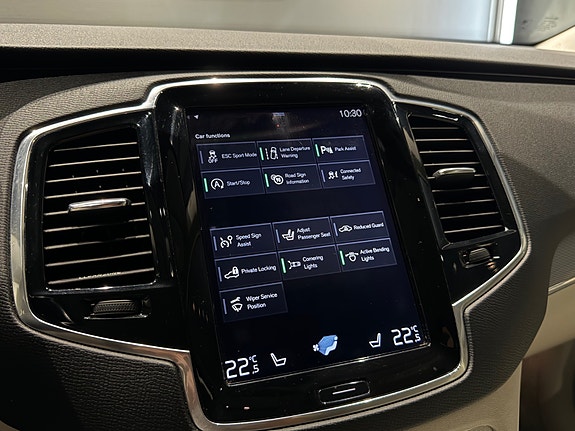 Volvo XC90 28 of 30