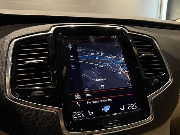 Volvo XC90 24 of 30