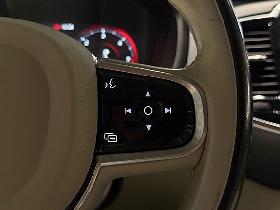 Volvo XC90 22 of 30