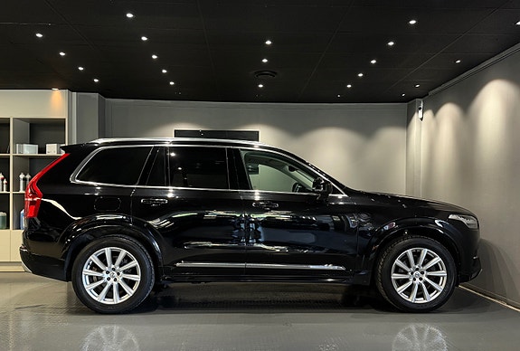 Volvo XC90 9 of 30