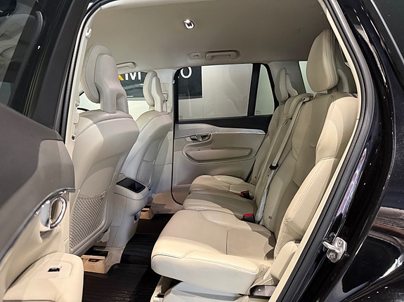 Volvo XC90 12 of 30