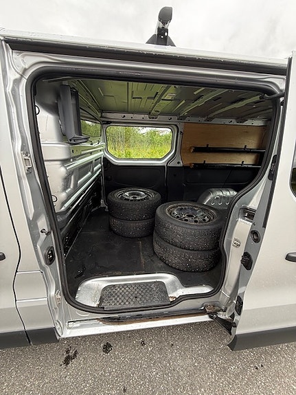 Renault Trafic 19 of 30