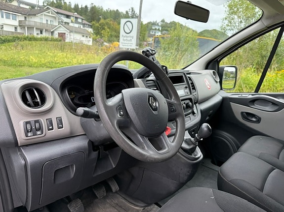 Renault Trafic 10 of 30