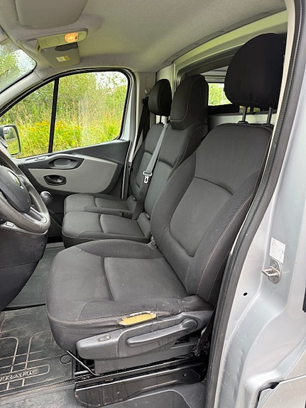 Renault Trafic 9 of 30