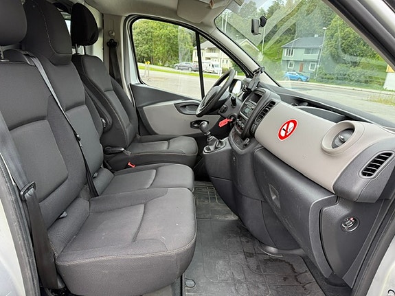 Renault Trafic 11 of 30