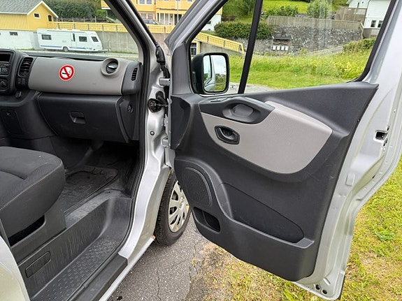 Renault Trafic 12 of 30