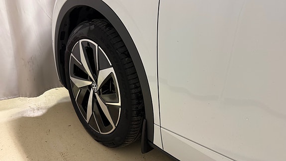 Volkswagen ID.4 GTX 8 of 19