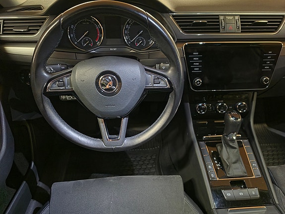 Skoda Superb 15 of 30