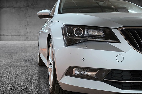 Skoda Superb 9 of 30