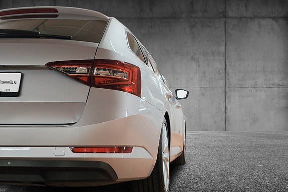 Skoda Superb 12 of 30