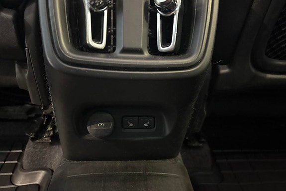 Volvo XC40 21 of 25