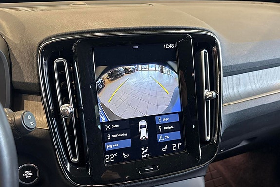 Volvo XC40 15 of 25