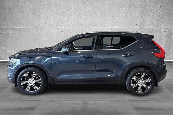 Volvo XC40 3 of 25