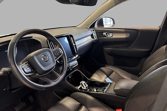 Volvo XC40 9 of 25