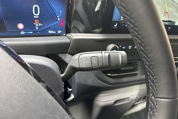 Ford Transit Custom 13 of 16