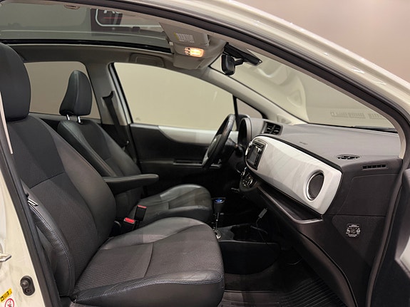 Toyota Yaris 16 of 30