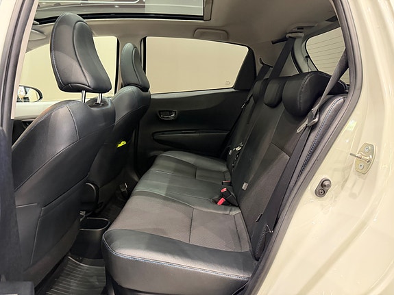 Toyota Yaris 20 of 30