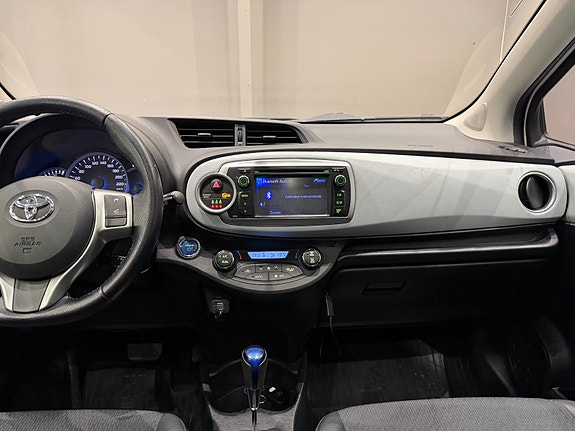 Toyota Yaris 23 of 30