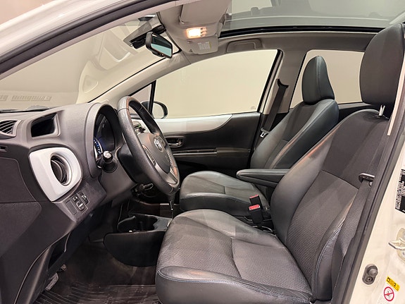 Toyota Yaris 14 of 30