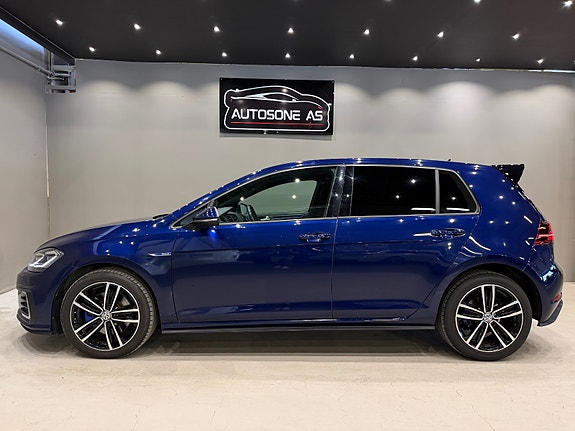 Volkswagen Golf VII 7 of 30