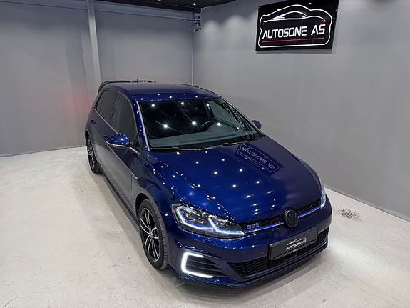 Volkswagen Golf VII 2 of 30