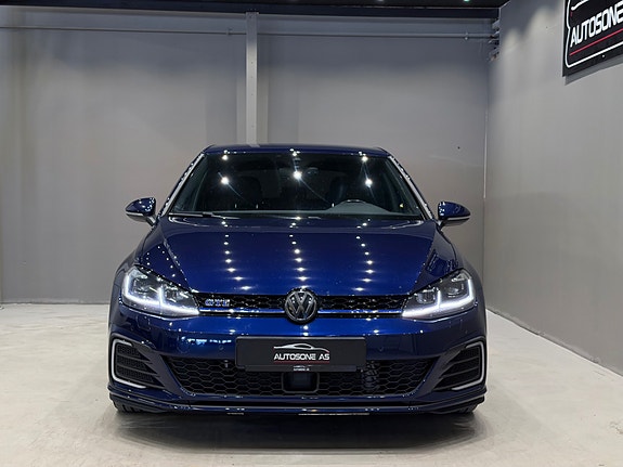 Volkswagen Golf VII 3 of 30