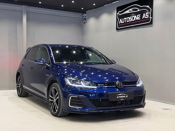 Volkswagen Golf VII 5 of 30
