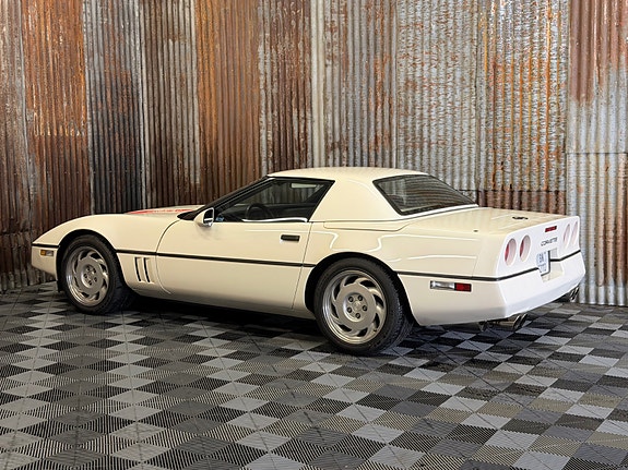 Chevrolet Corvette 9 of 30