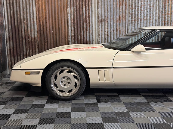 Chevrolet Corvette 11 of 30