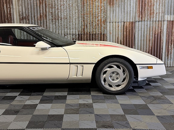 Chevrolet Corvette 3 of 30