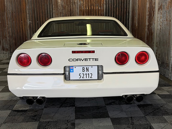 Chevrolet Corvette 14 of 30