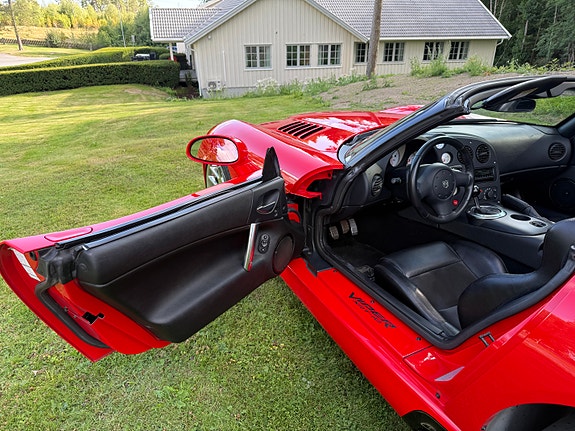 Dodge Viper 20 of 30