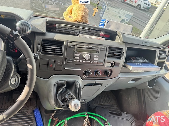 Ford Transit 26 of 30