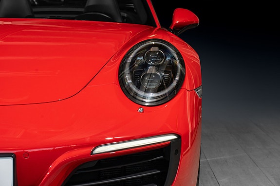 Porsche 911 12 of 30