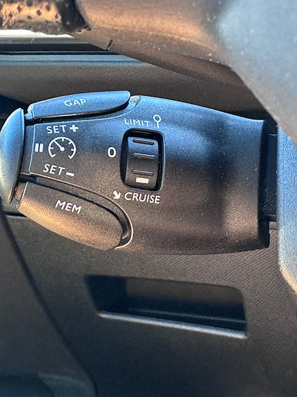 Peugeot 5008 21 of 28