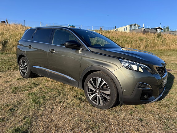 Peugeot 5008 2 of 28