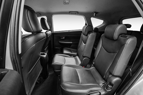Toyota Prius+ 17 of 30