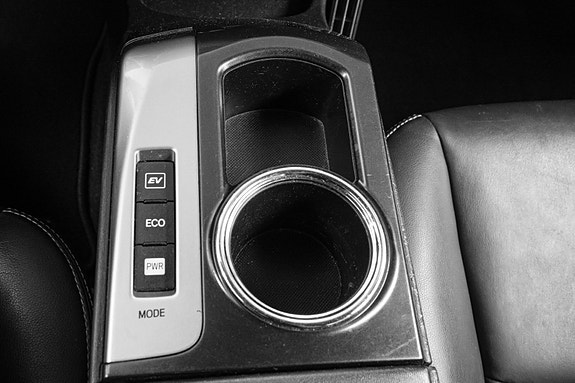 Toyota Prius+ 23 of 30