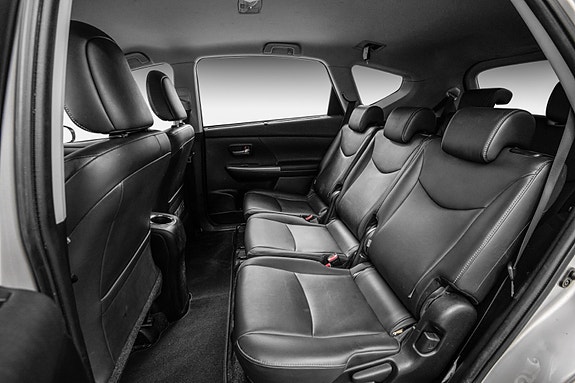 Toyota Prius+ 15 of 30