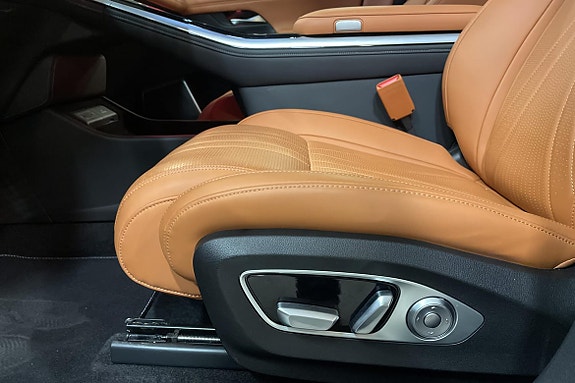 XPeng G9 11 of 30