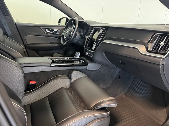 Volvo V60 26 of 30