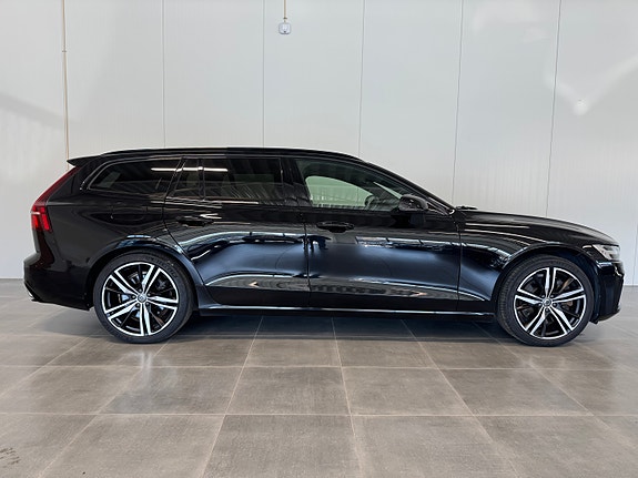 Volvo V60 2 of 30