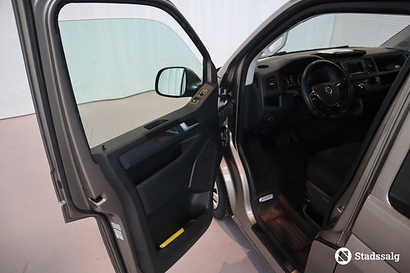 Volkswagen Kombi 9 of 10