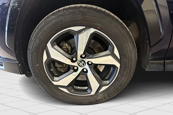 Toyota RAV4 Plug-in Hybrid 20 of 24