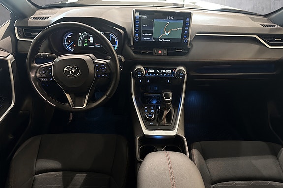 Toyota RAV4 Plug-in Hybrid 11 of 24