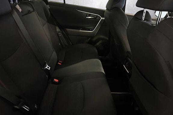 Toyota RAV4 Plug-in Hybrid 17 of 24