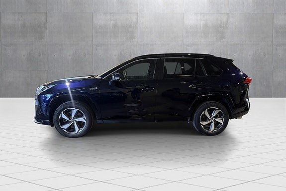 Toyota RAV4 Plug-in Hybrid 2 of 24